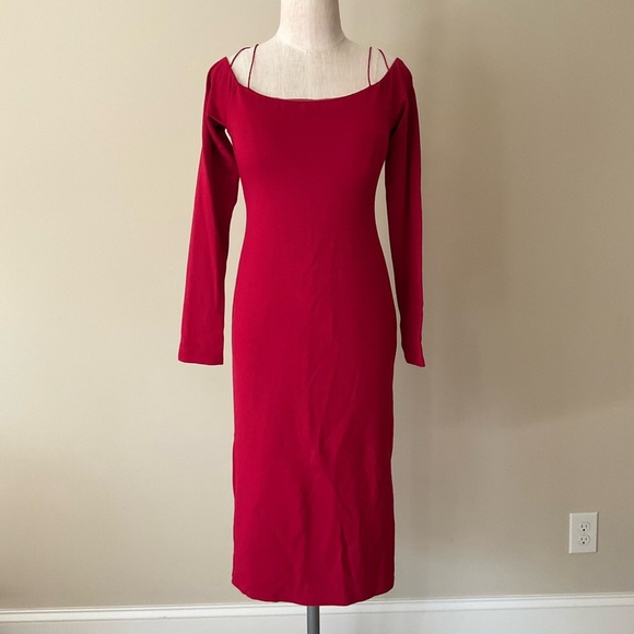 Alice + Olivia Dresses & Skirts - NWT Alice & Olivia Dorinda Red Off The Shoulder Midi Dress